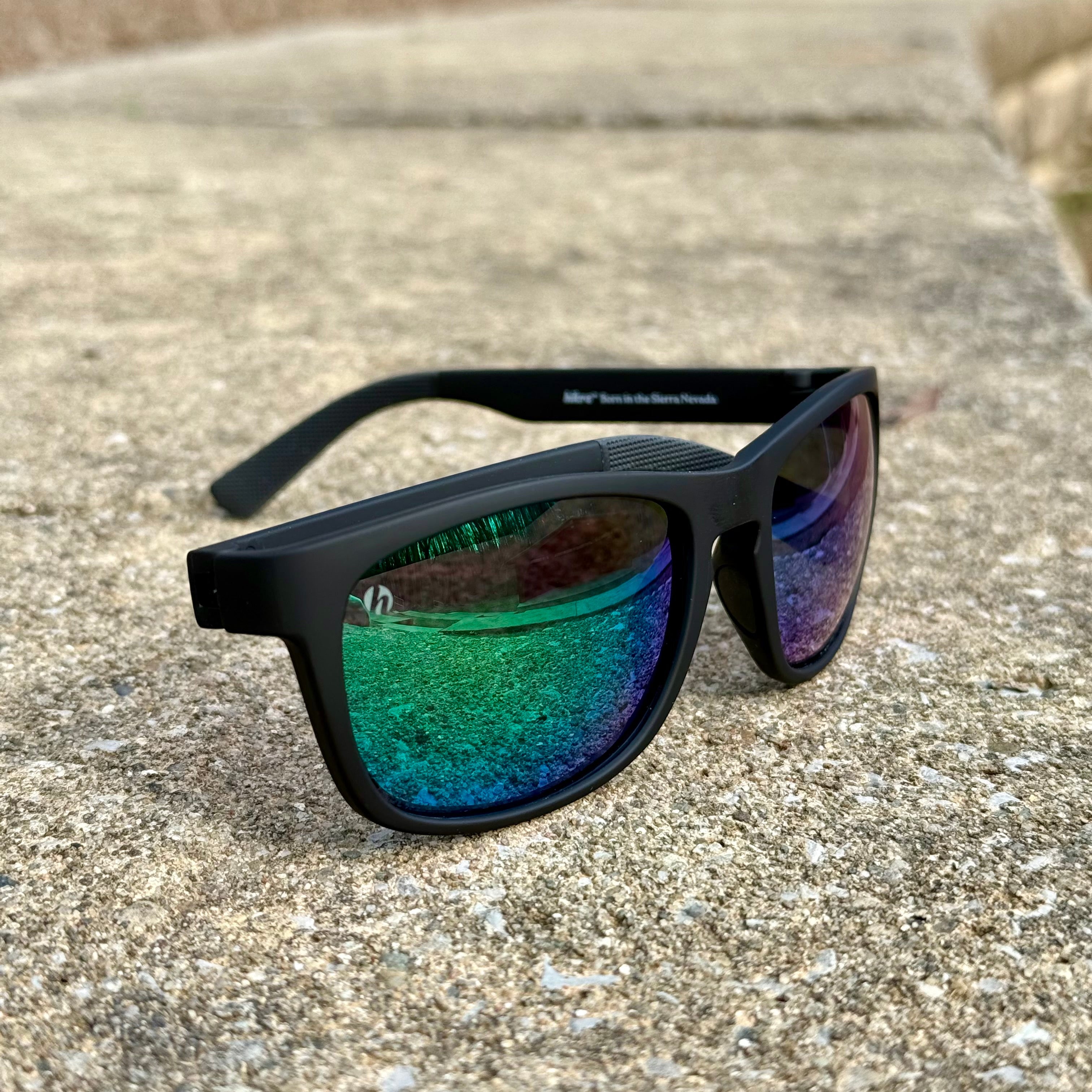 Canyon - Black Obsidian & Evergreen